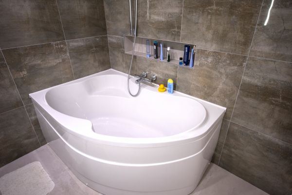 Large Bathtub Installation in Aurora